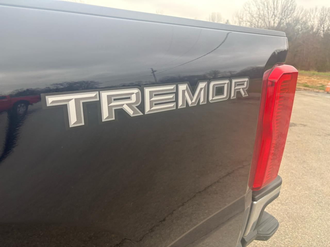 Ford Super Duty F-350 SRW XLT 4WD SuperCab 6.75' Box 2025