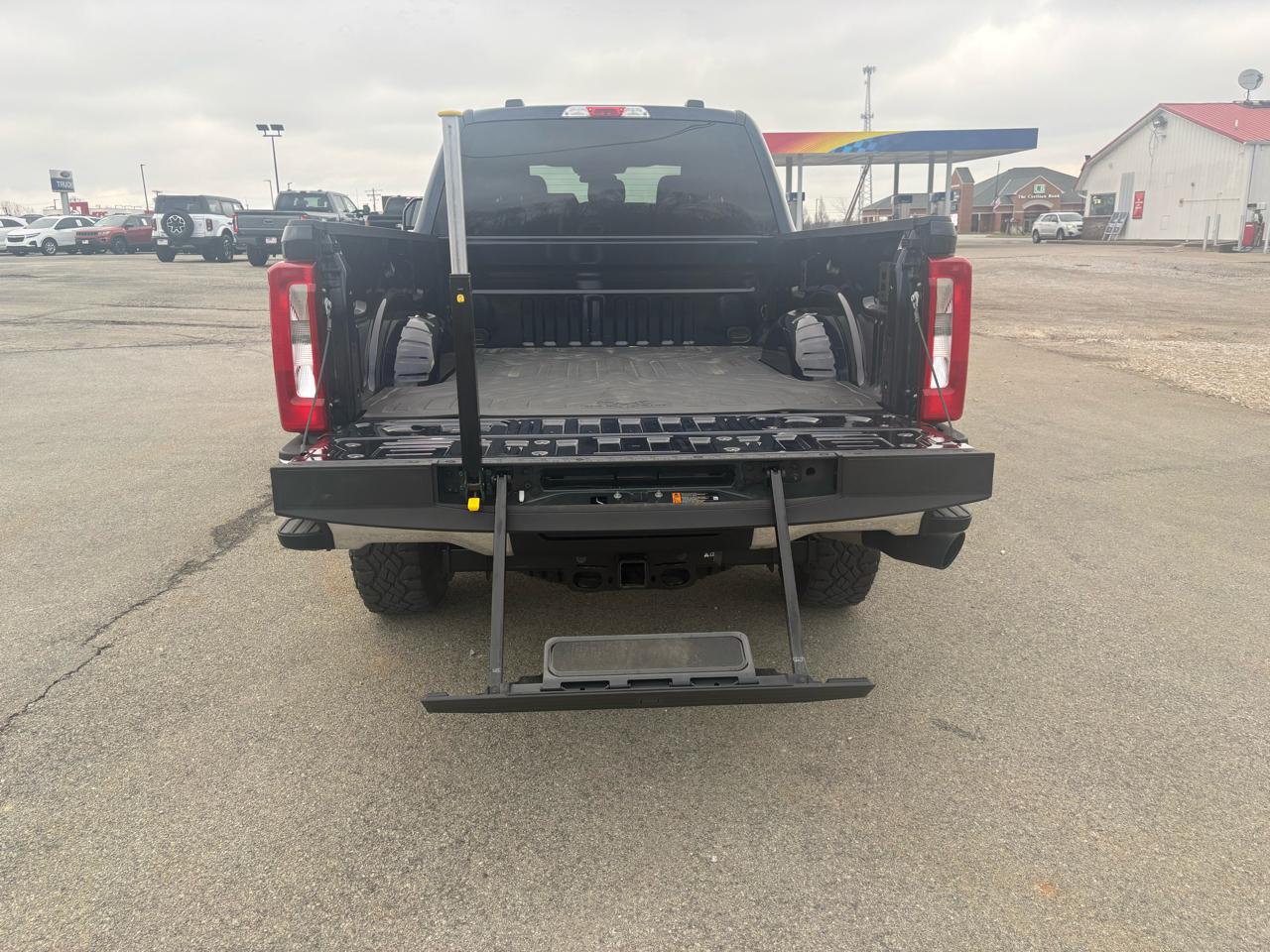 Ford Super Duty F-350 SRW XLT 4WD SuperCab 6.75' Box 2025