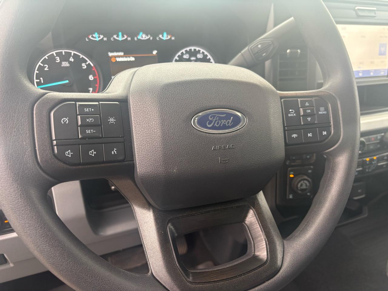 Ford Super Duty F-350 SRW XLT 4WD SuperCab 6.75' Box 2025