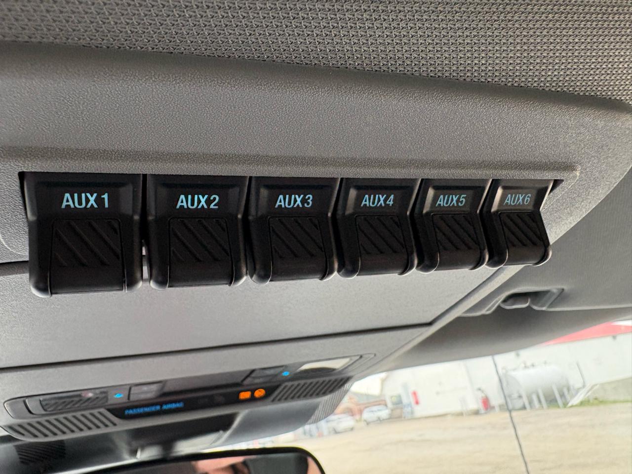 Ford Super Duty F-350 SRW XLT 4WD SuperCab 6.75' Box 2025