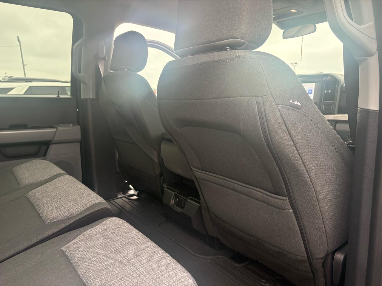 Ford Super Duty F-350 SRW XLT 4WD SuperCab 6.75' Box 2025