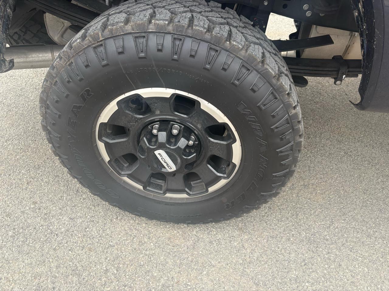 Ford Super Duty F-350 SRW XLT 4WD SuperCab 6.75' Box 2025