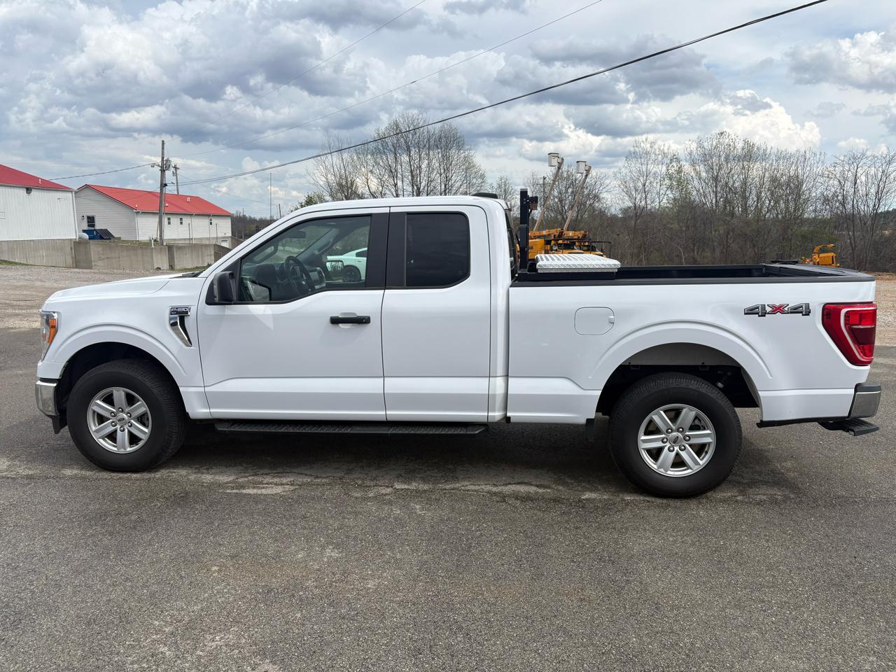 Ford F-150 4WD SuperCab 133" XLT 2021