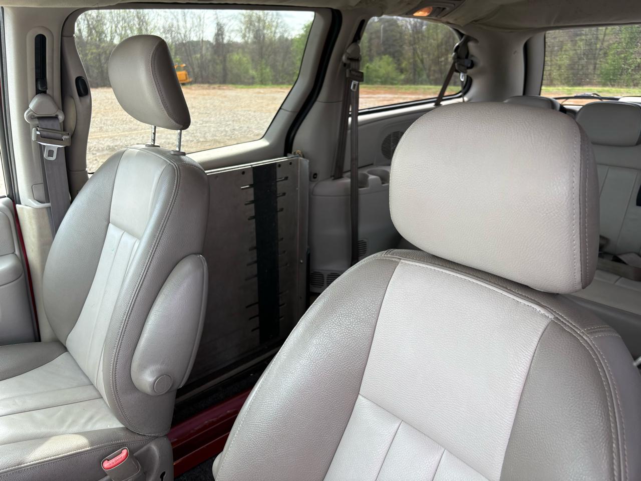 Dodge Caravan 4dr Grand SXT 2005