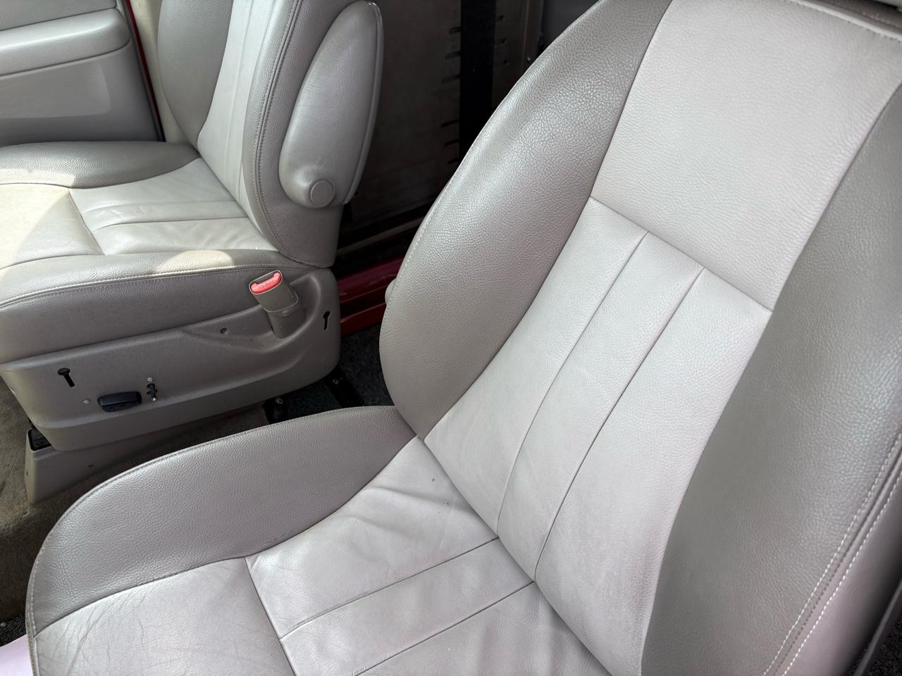 Dodge Caravan 4dr Grand SXT 2005