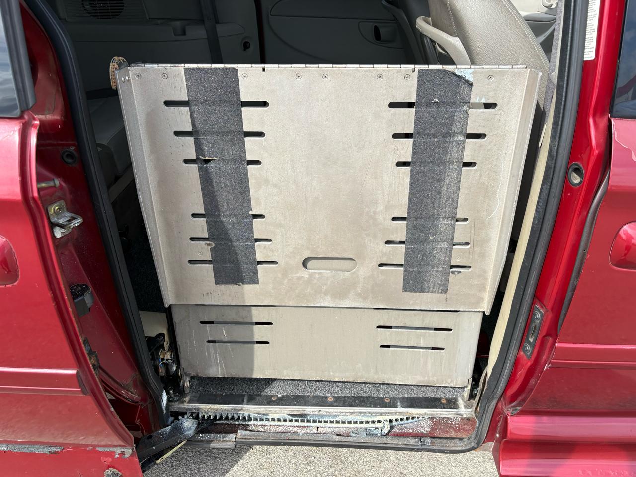 Dodge Caravan 4dr Grand SXT 2005