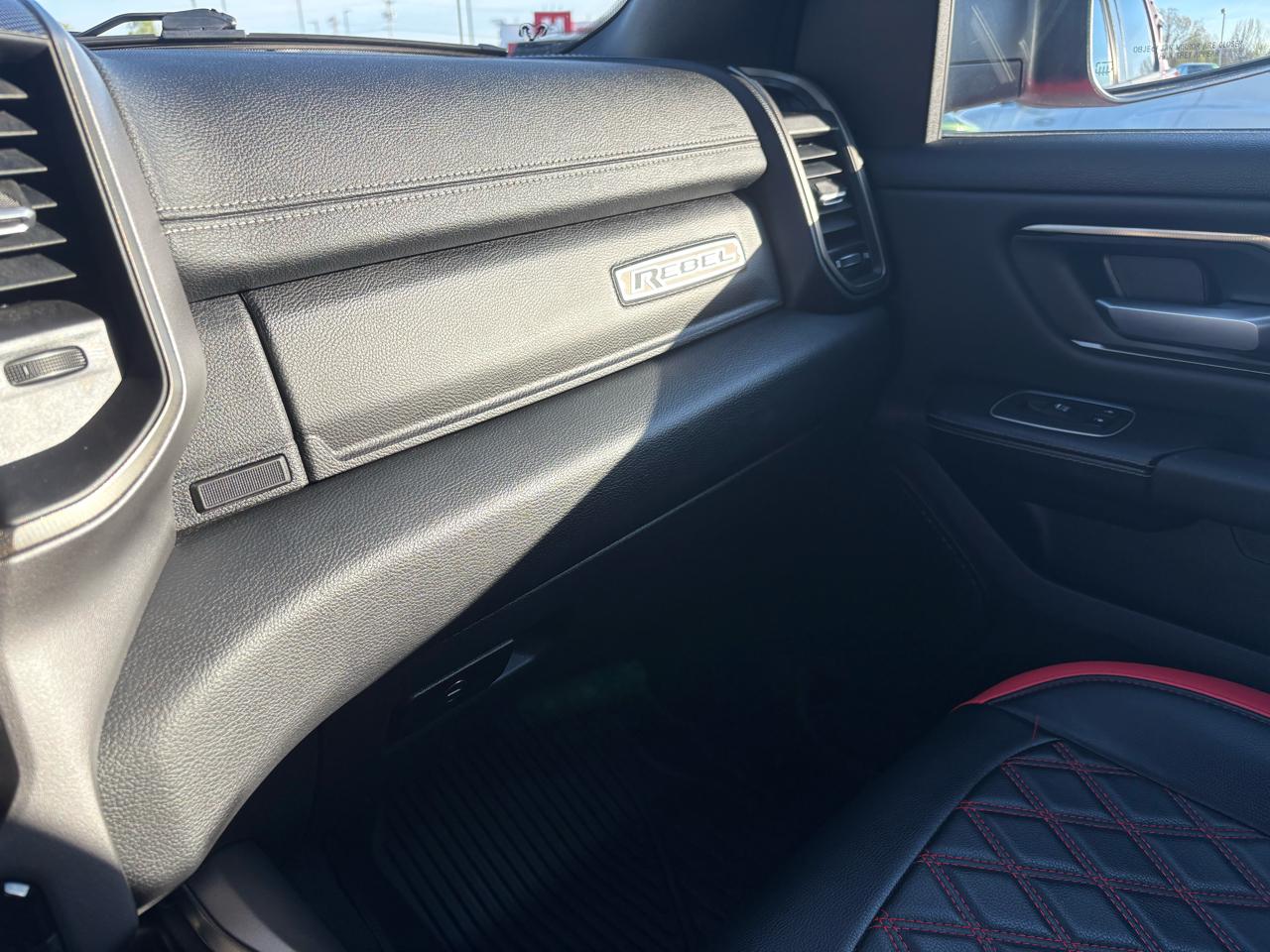 RAM 1500 4WD Crew Cab 140.5" Rebel 2022