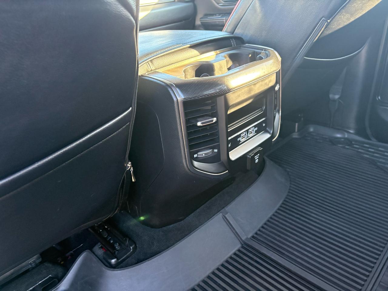 RAM 1500 4WD Crew Cab 140.5" Rebel 2022