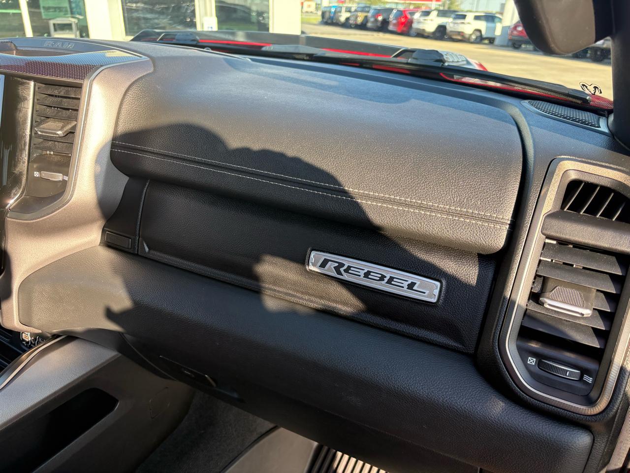 RAM 1500 4WD Crew Cab 140.5" Rebel 2022