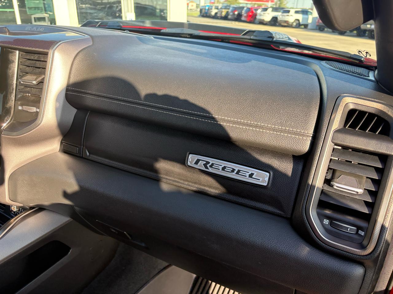 RAM 1500 4WD Crew Cab 140.5" Rebel 2022