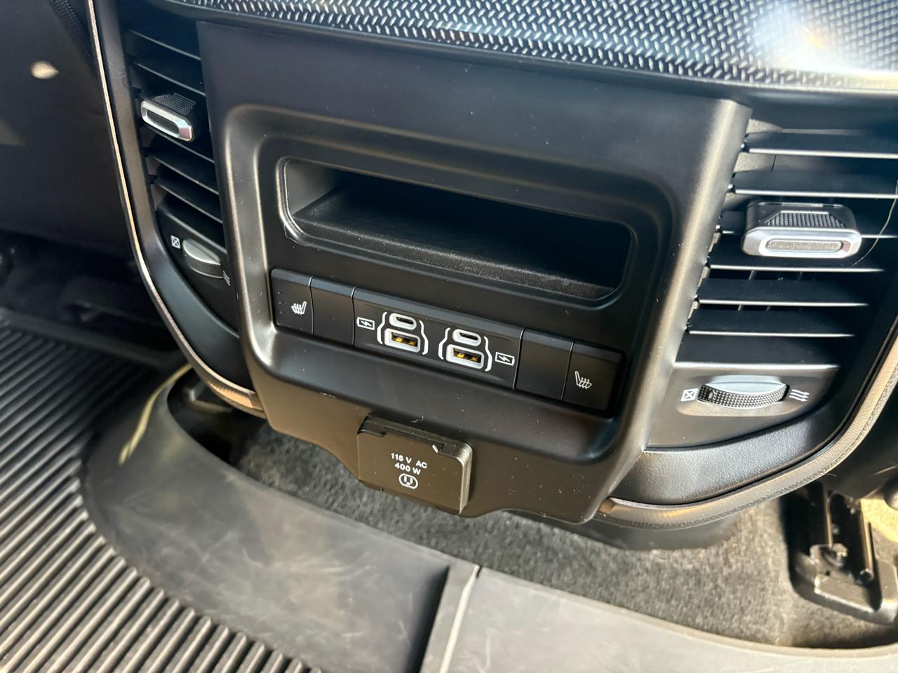 RAM 1500 4WD Crew Cab 140.5" Rebel 2022