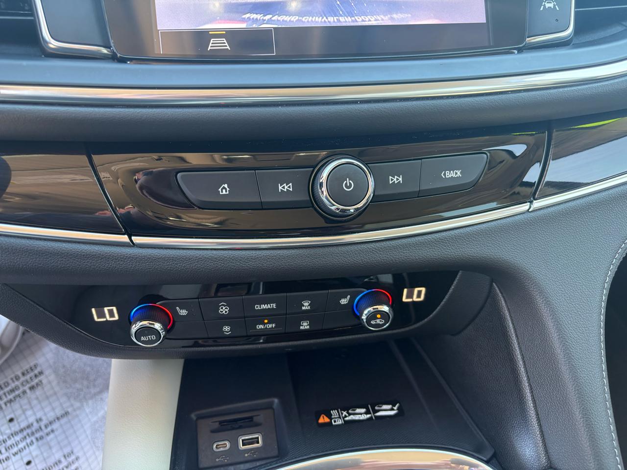 Buick Enclave AWD 4dr Essence 2023