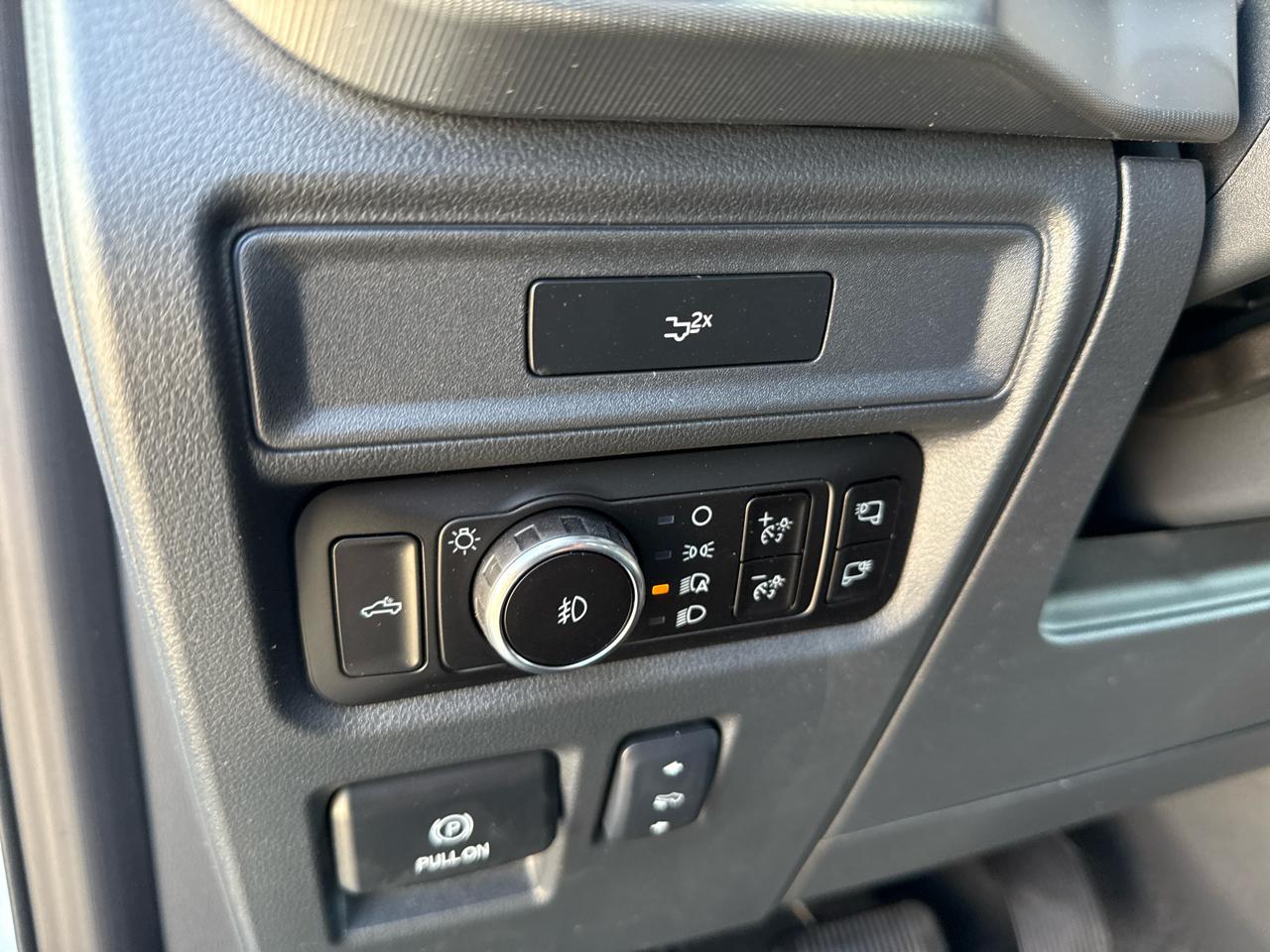 Ford F-150 Lariat 4WD SuperCrew 5.5' Box 2026