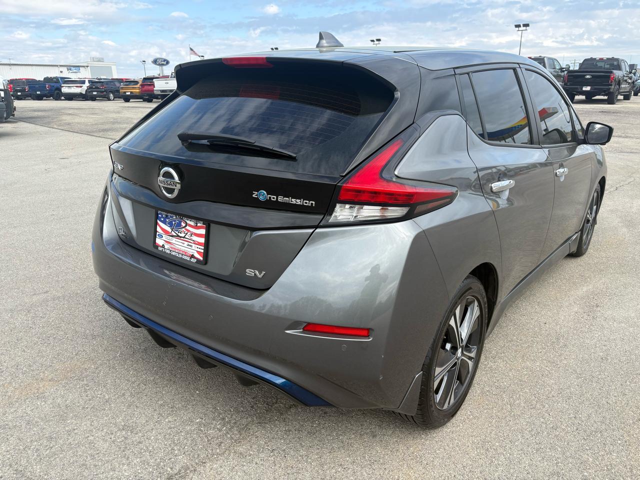 Nissan Leaf SV Hatchback 2021