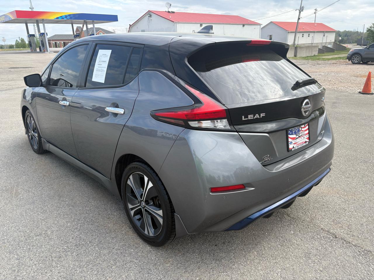 Nissan Leaf SV Hatchback 2021