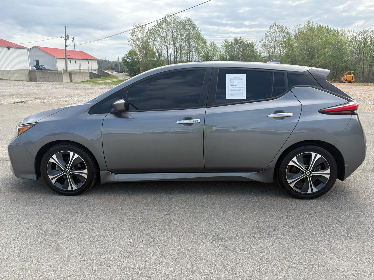 Nissan Leaf SV Hatchback 2021