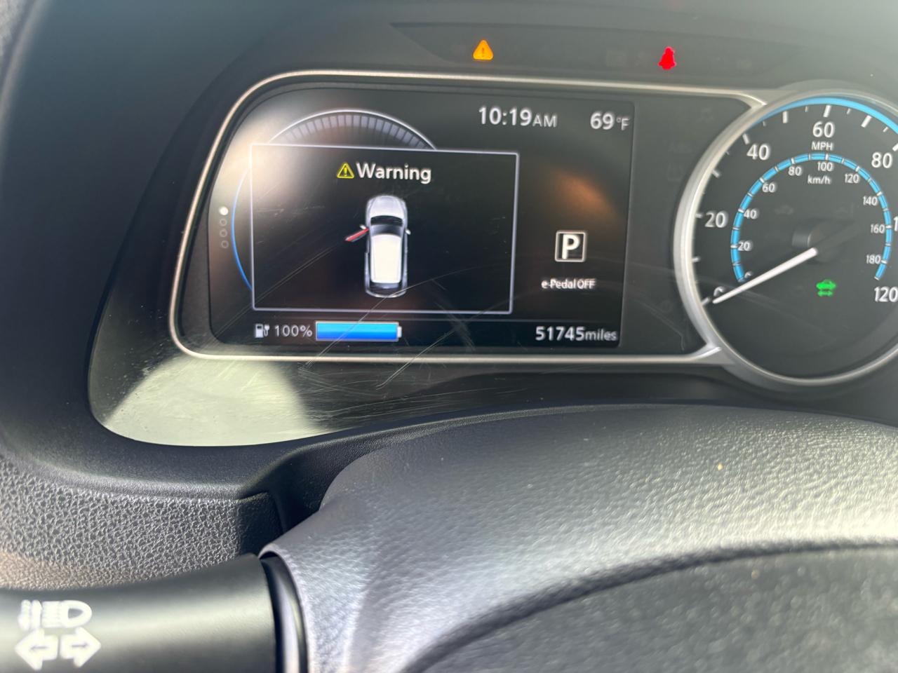 Nissan Leaf SV Hatchback 2021