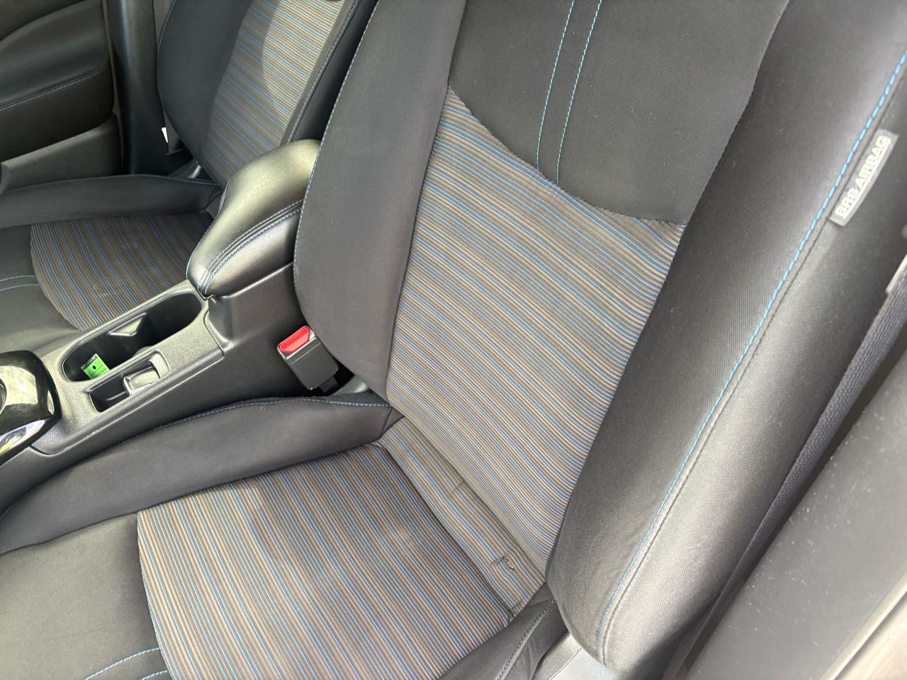 Nissan Leaf SV Hatchback 2021