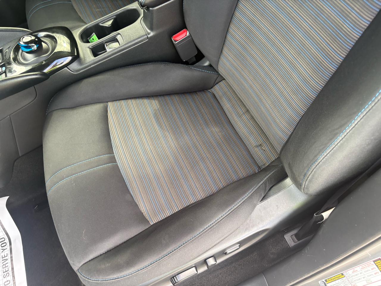 Nissan Leaf SV Hatchback 2021