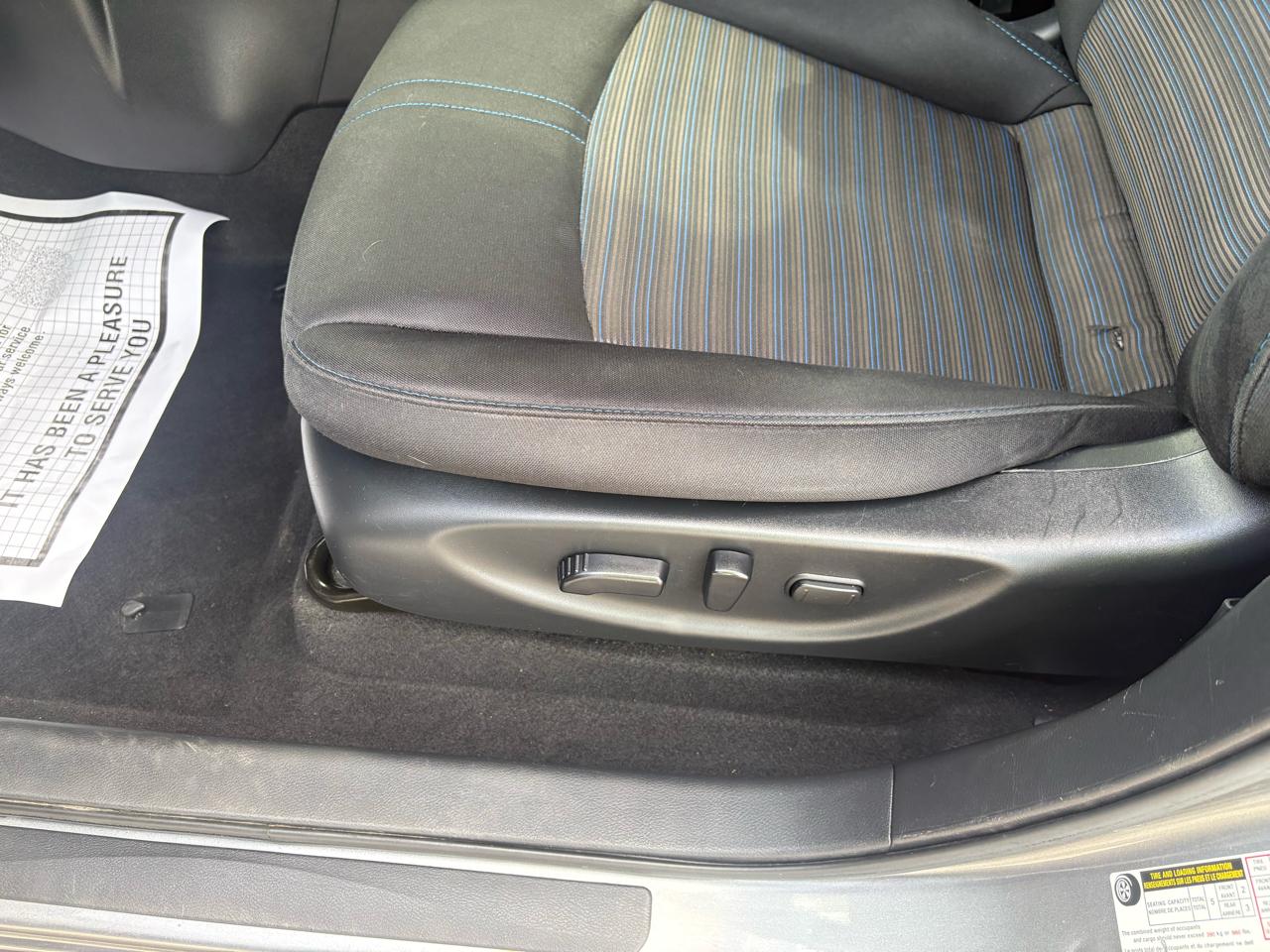 Nissan Leaf SV Hatchback 2021