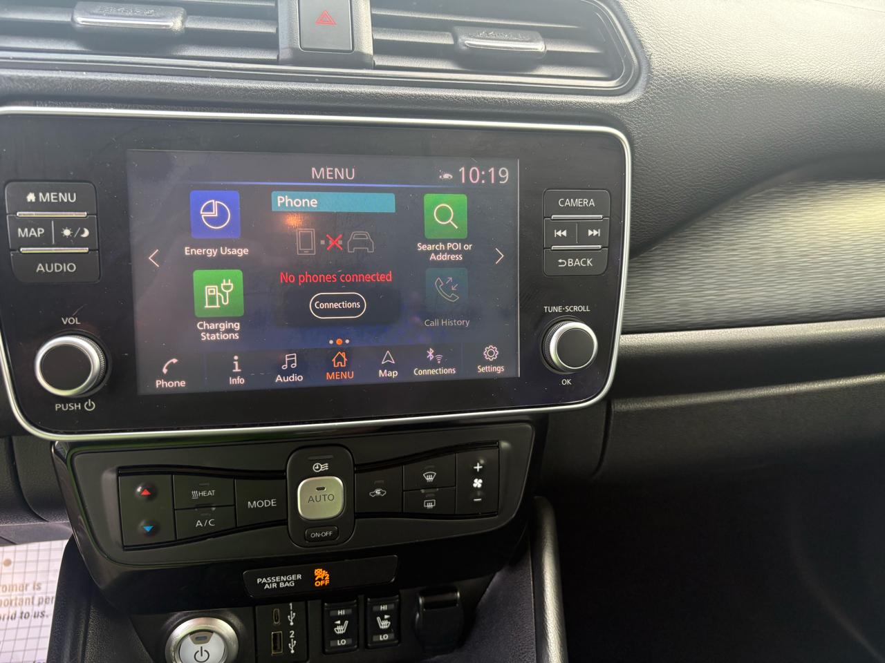 Nissan Leaf SV Hatchback 2021