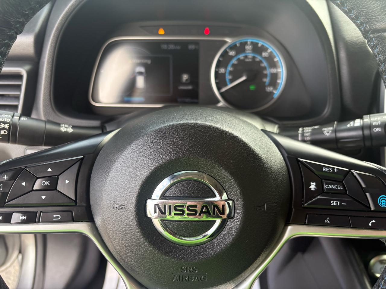 Nissan Leaf SV Hatchback 2021