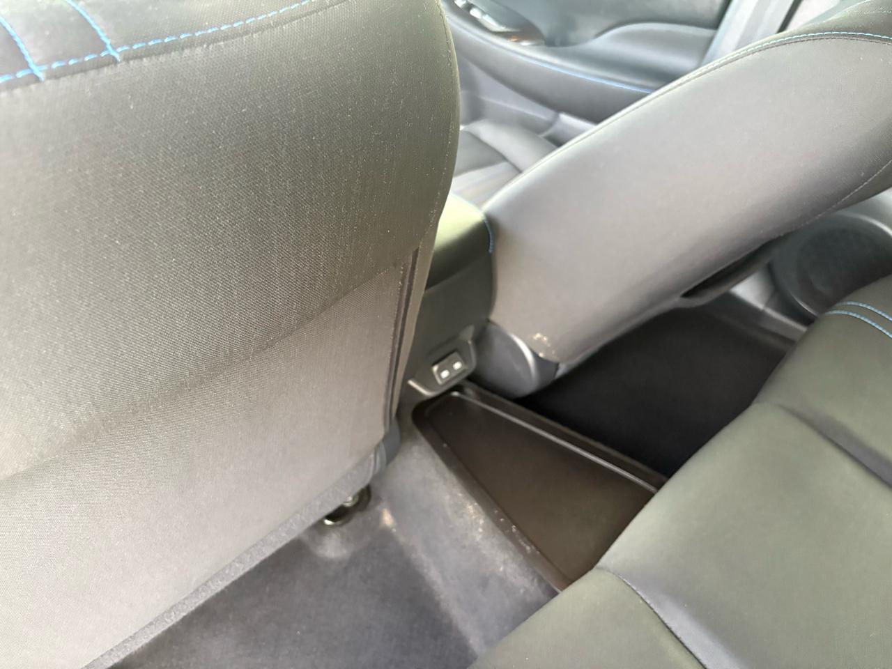 Nissan Leaf SV Hatchback 2021