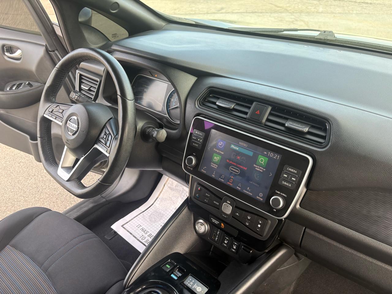 Nissan Leaf SV Hatchback 2021