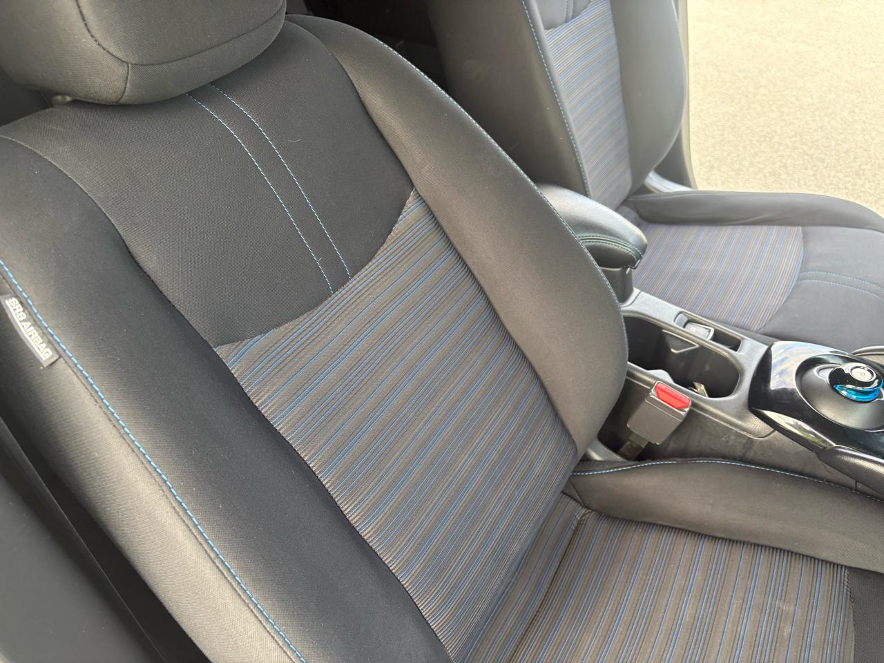 Nissan Leaf SV Hatchback 2021