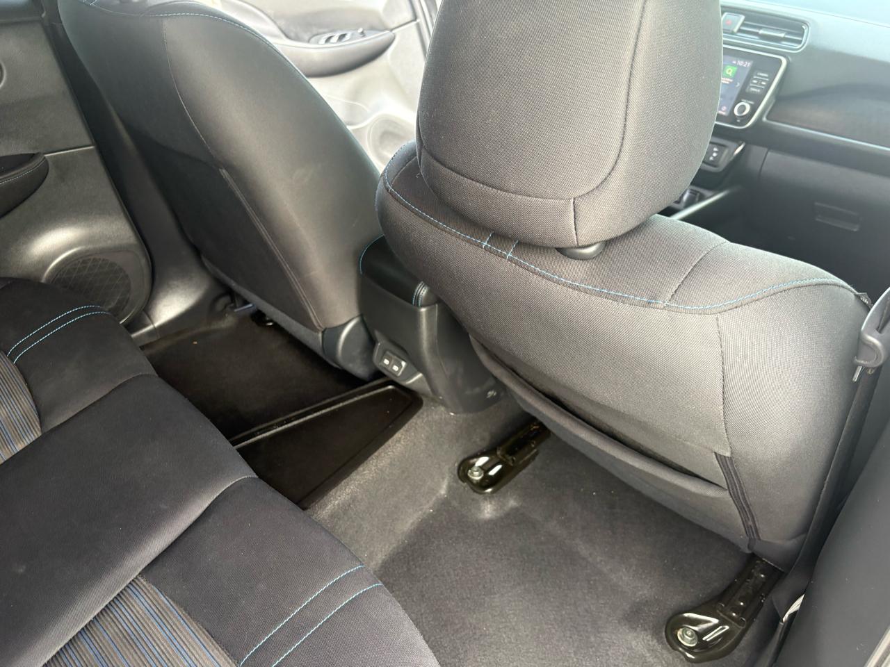 Nissan Leaf SV Hatchback 2021