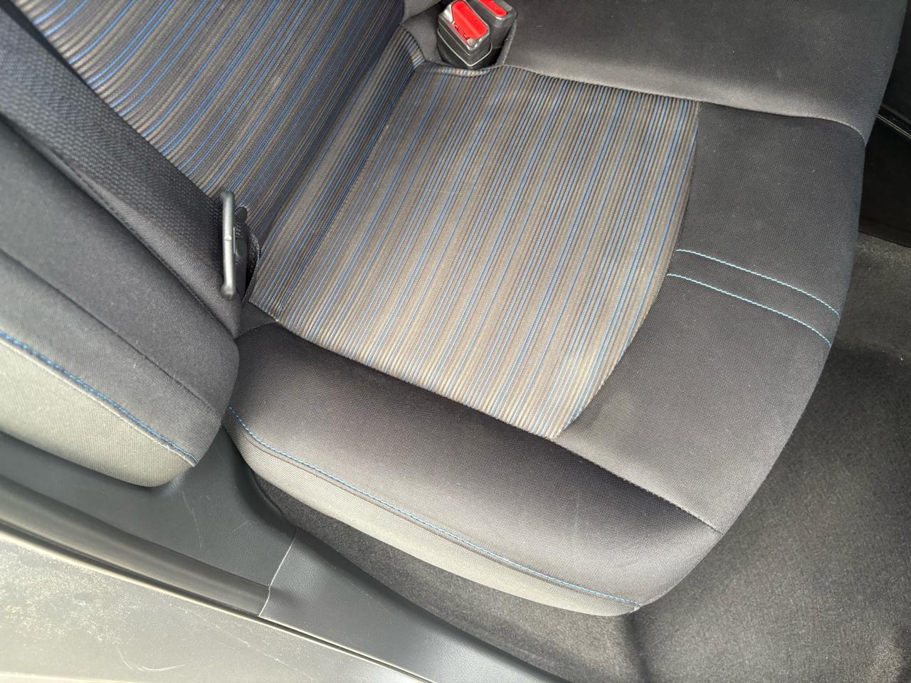 Nissan Leaf SV Hatchback 2021