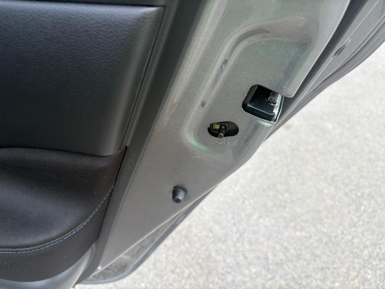 Nissan Leaf SV Hatchback 2021