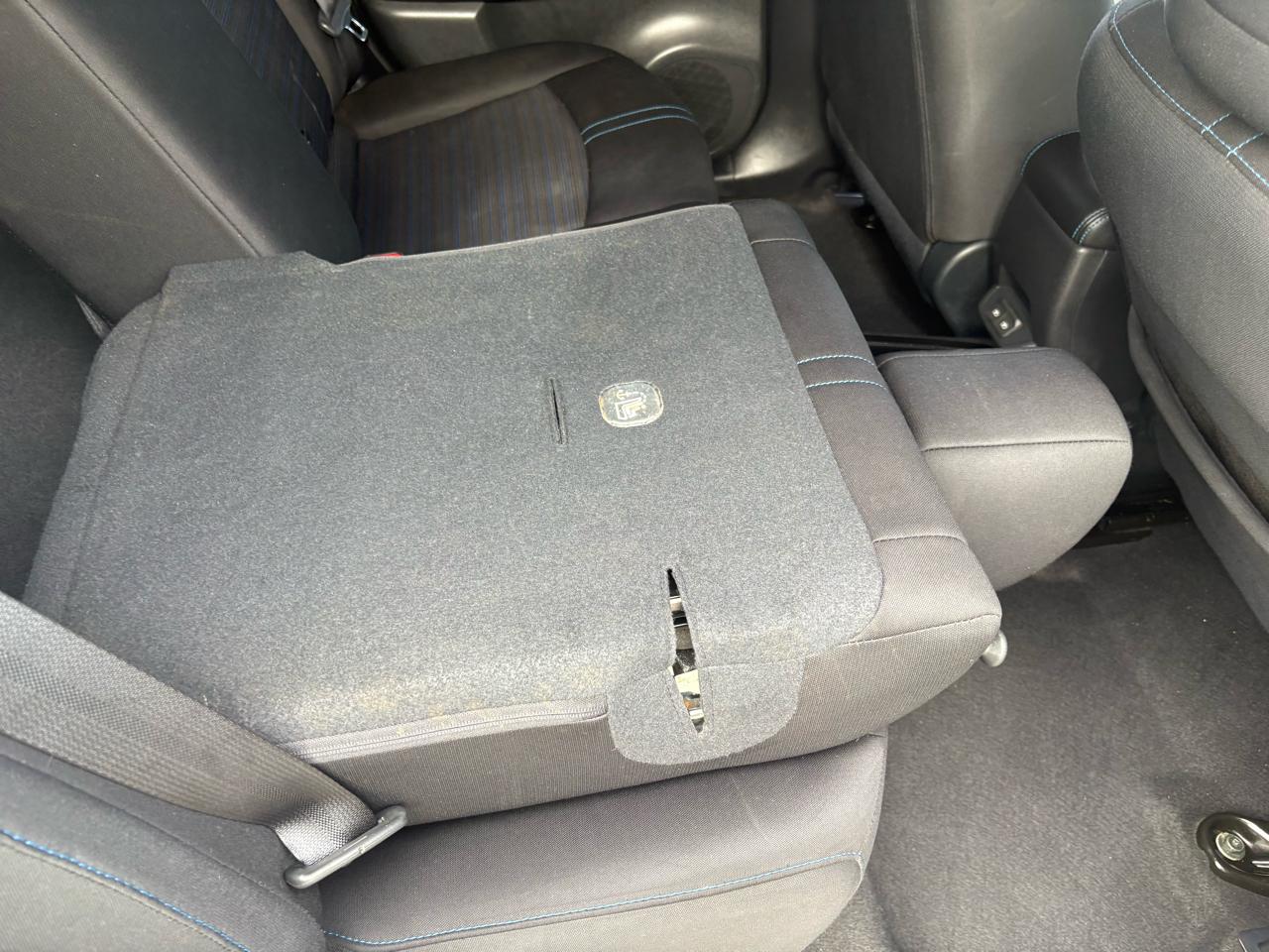 Nissan Leaf SV Hatchback 2021