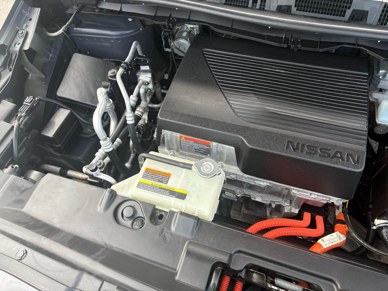 Nissan Leaf SV Hatchback 2021