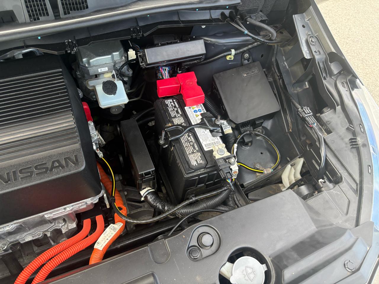 Nissan Leaf SV Hatchback 2021