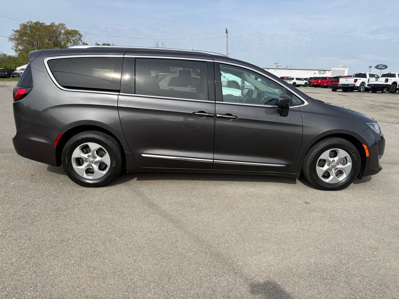 Chrysler Pacifica Touring-L Plus FWD 2017