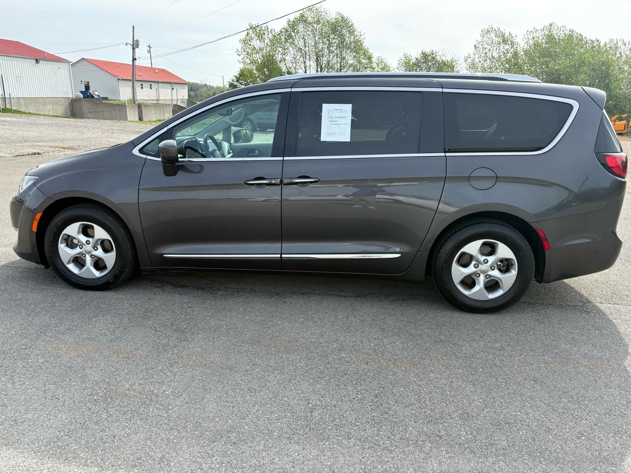 Chrysler Pacifica Touring-L Plus FWD 2017