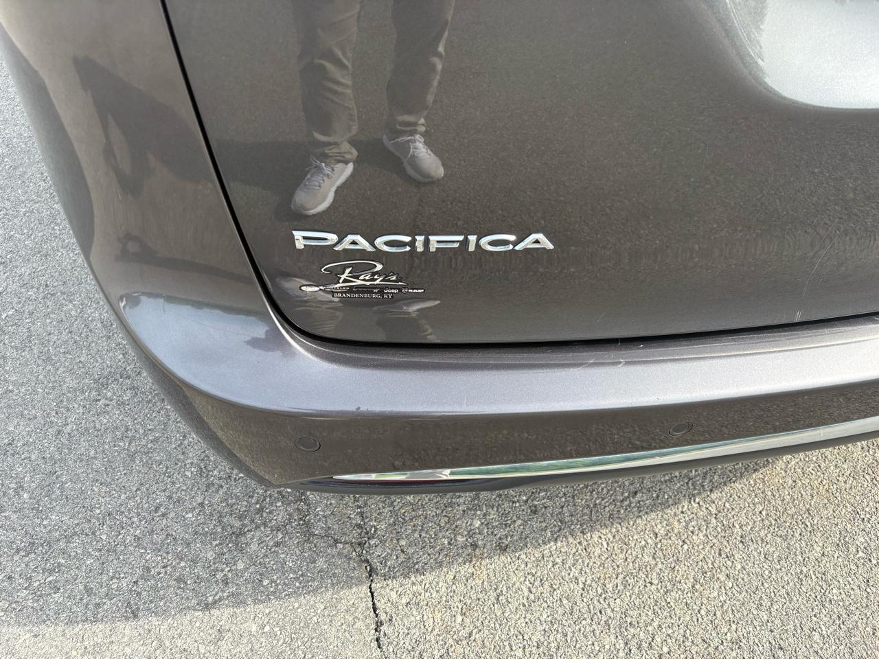 Chrysler Pacifica Touring-L Plus FWD 2017