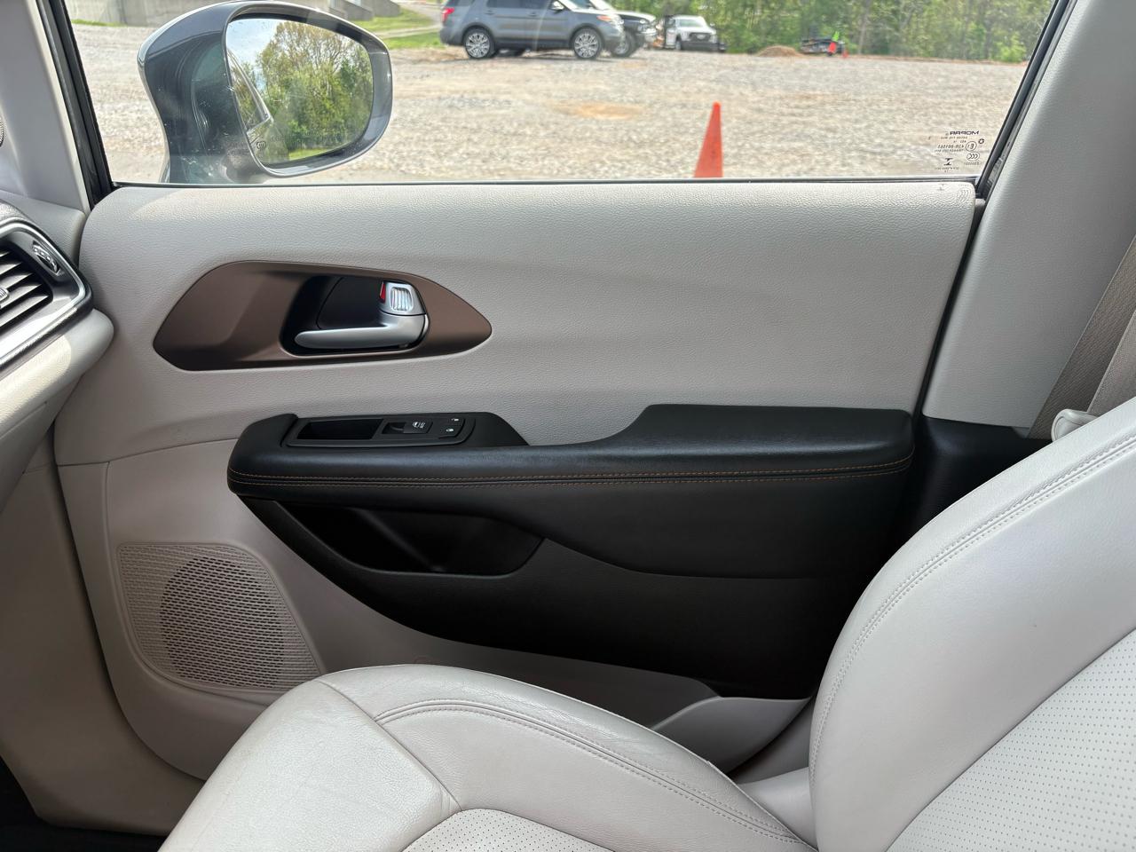 Chrysler Pacifica Touring-L Plus FWD 2017