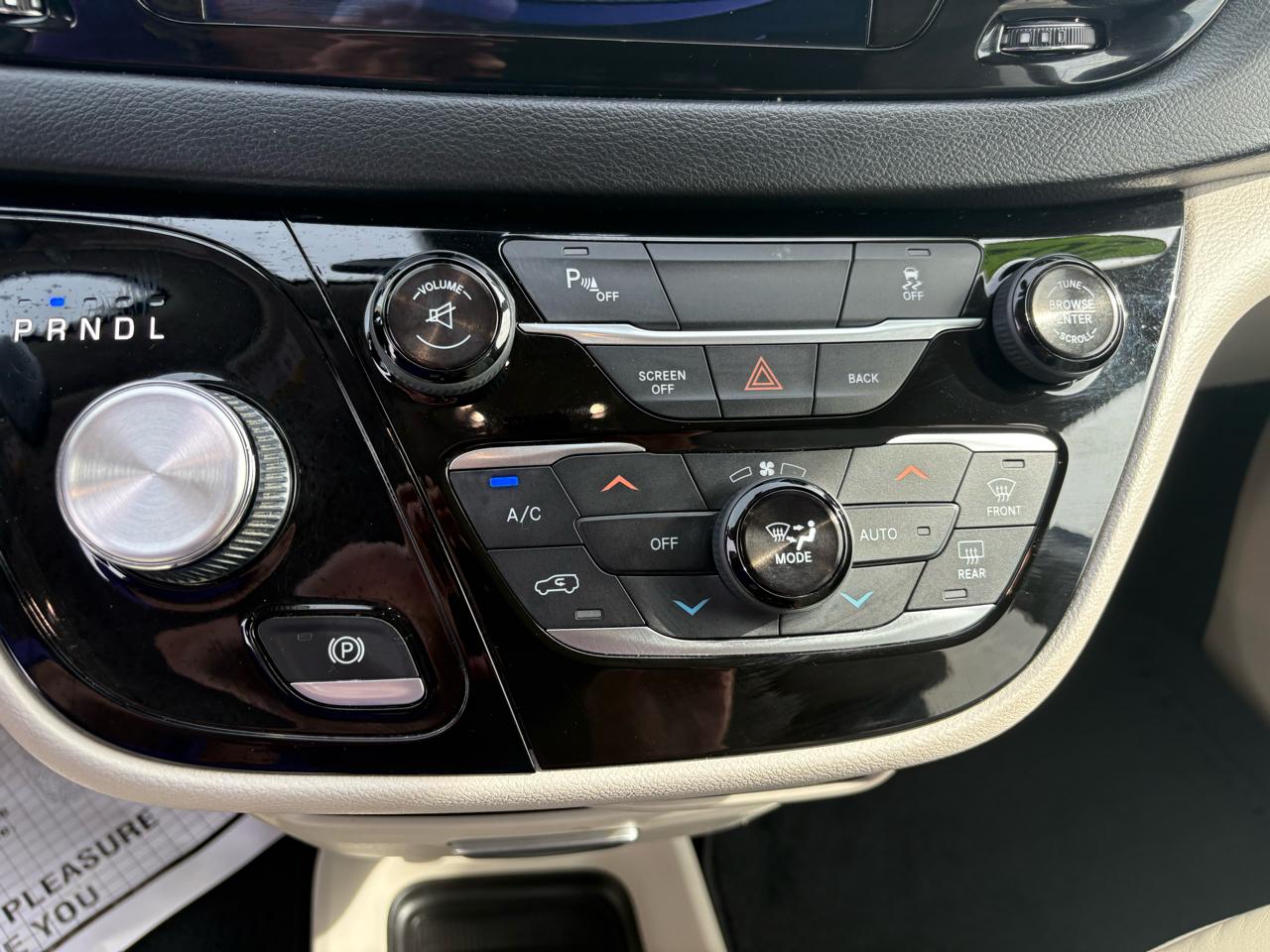 Chrysler Pacifica Touring-L Plus FWD 2017