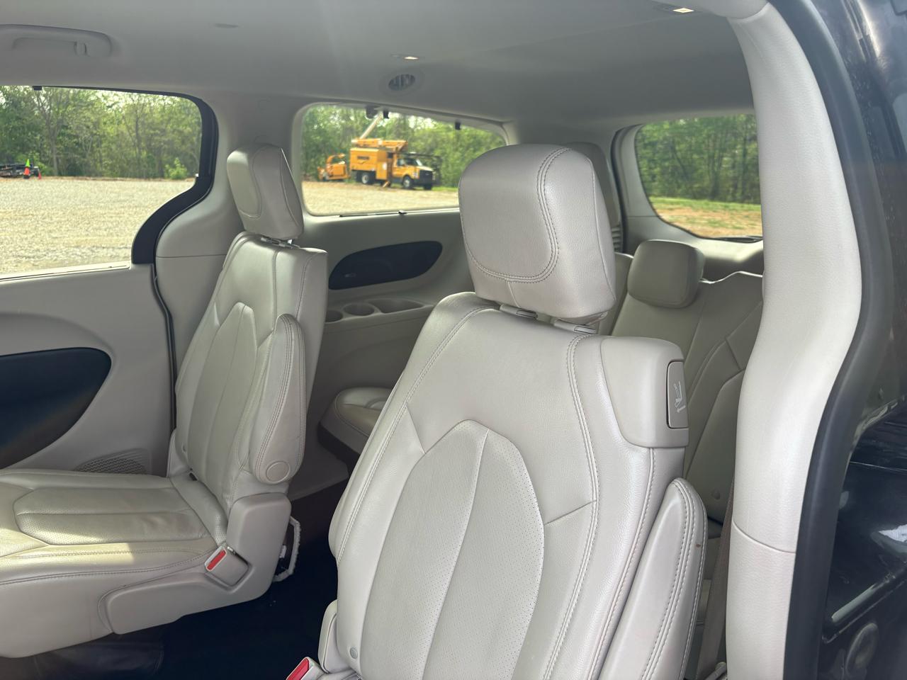 Chrysler Pacifica Touring-L Plus FWD 2017