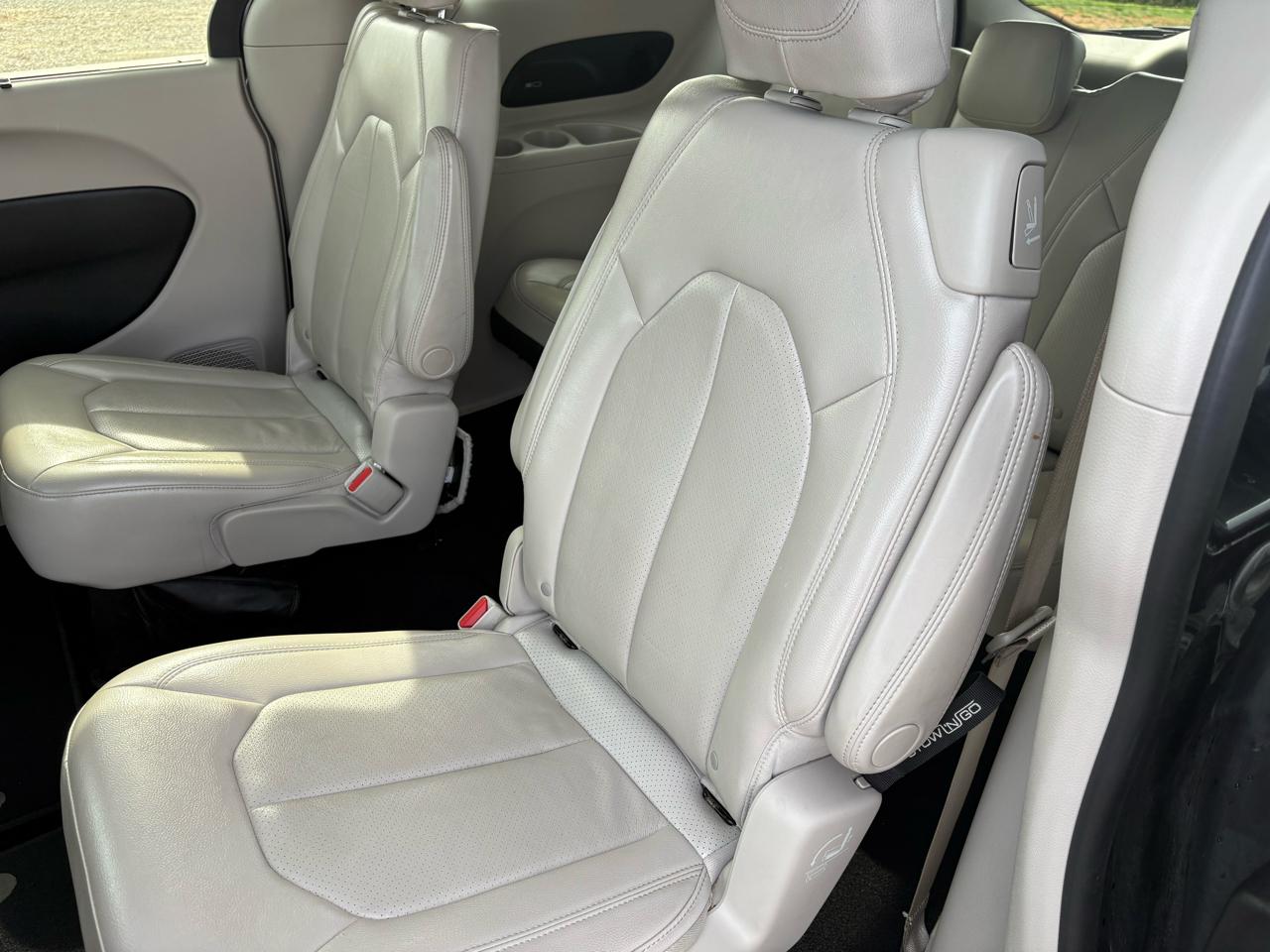 Chrysler Pacifica Touring-L Plus FWD 2017