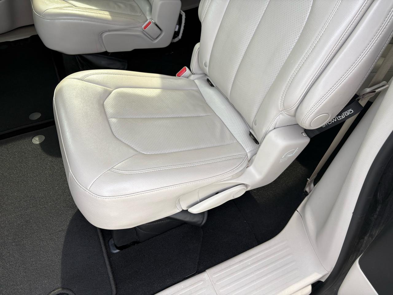 Chrysler Pacifica Touring-L Plus FWD 2017