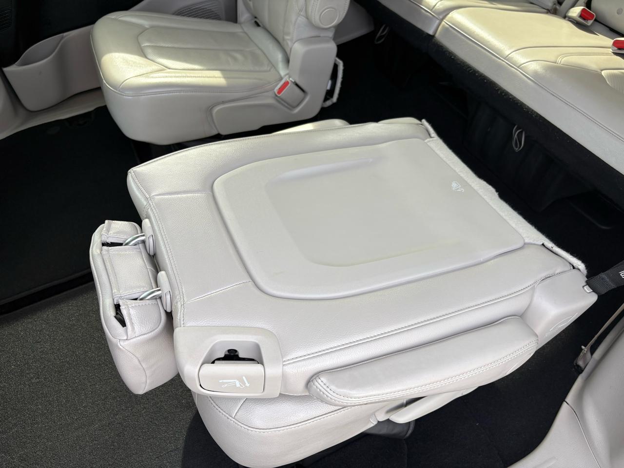 Chrysler Pacifica Touring-L Plus FWD 2017