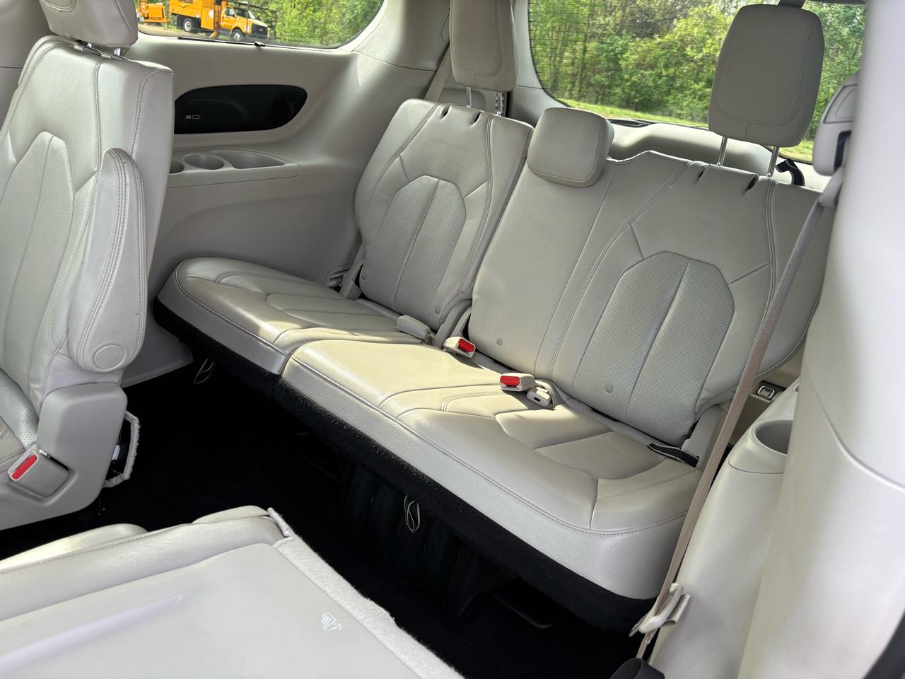 Chrysler Pacifica Touring-L Plus FWD 2017