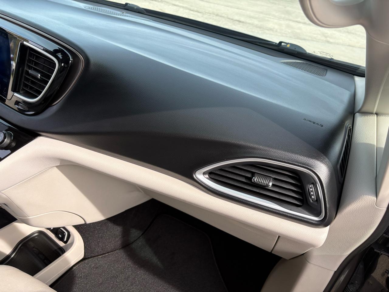 Chrysler Pacifica Touring-L Plus FWD 2017