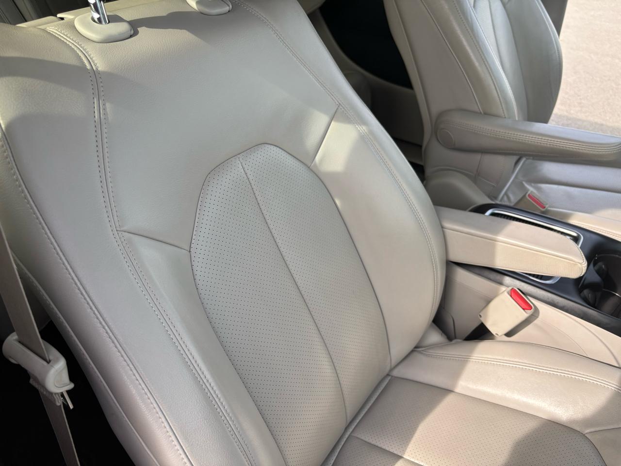 Chrysler Pacifica Touring-L Plus FWD 2017