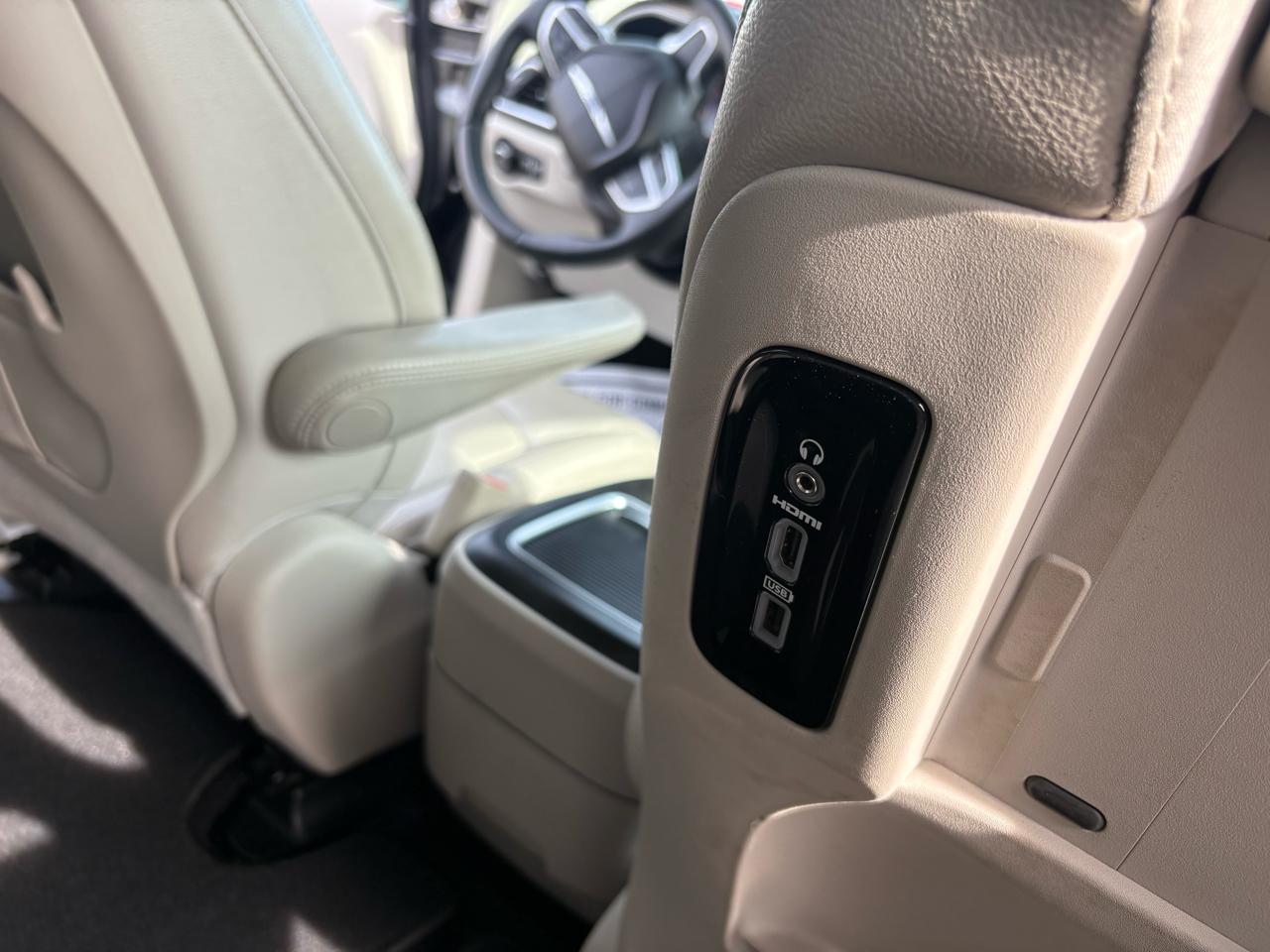 Chrysler Pacifica Touring-L Plus FWD 2017