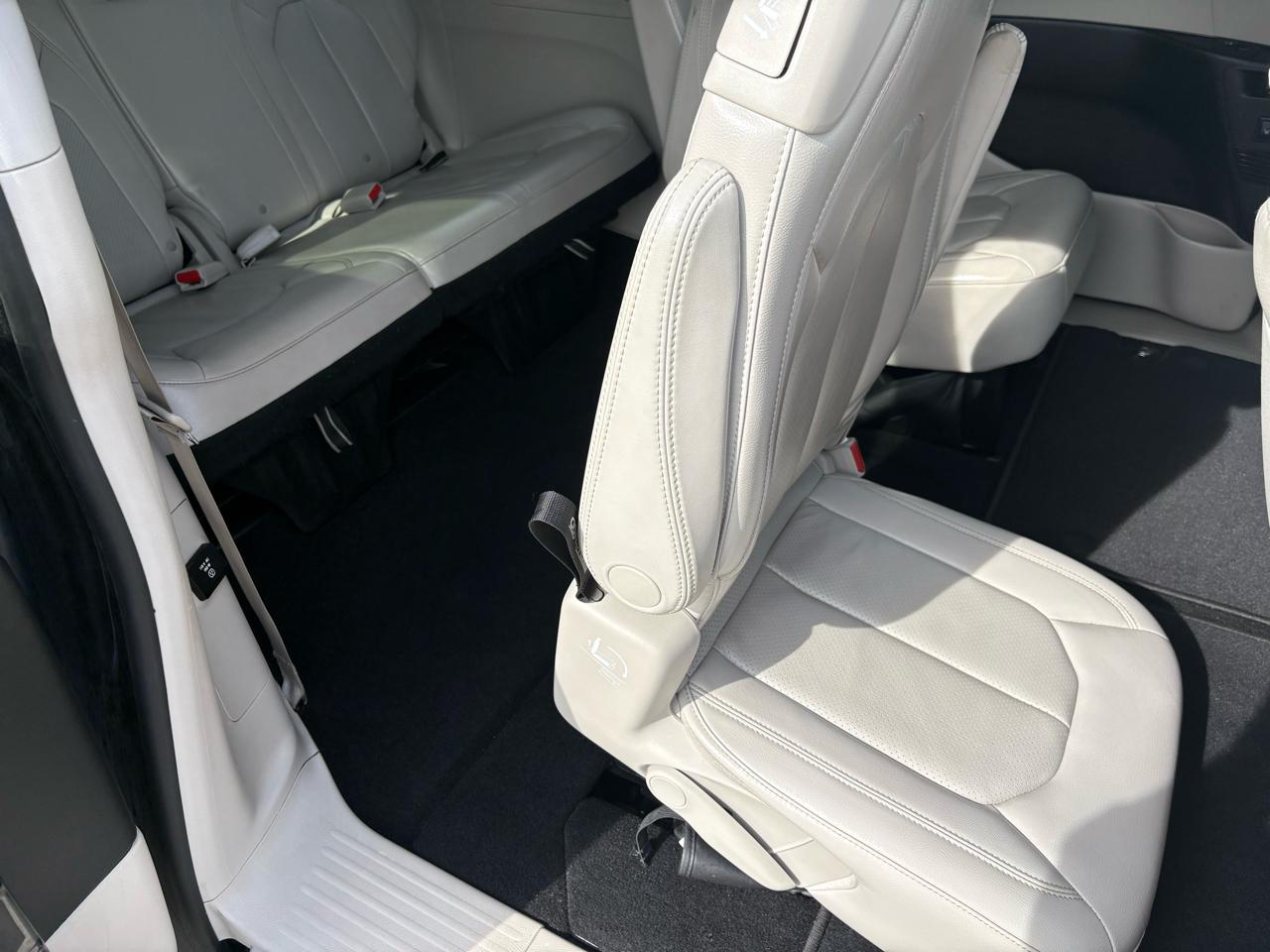 Chrysler Pacifica Touring-L Plus FWD 2017