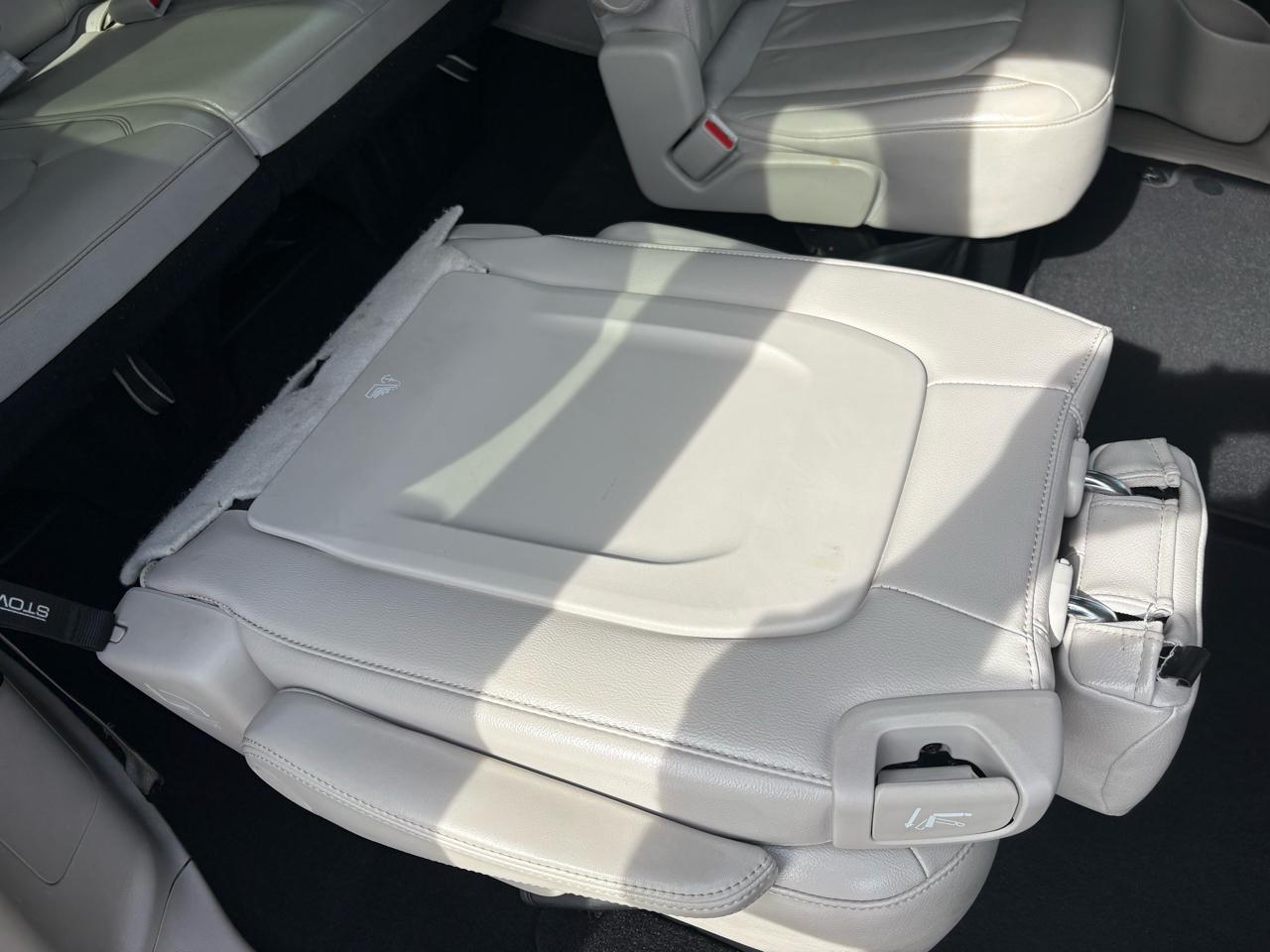 Chrysler Pacifica Touring-L Plus FWD 2017